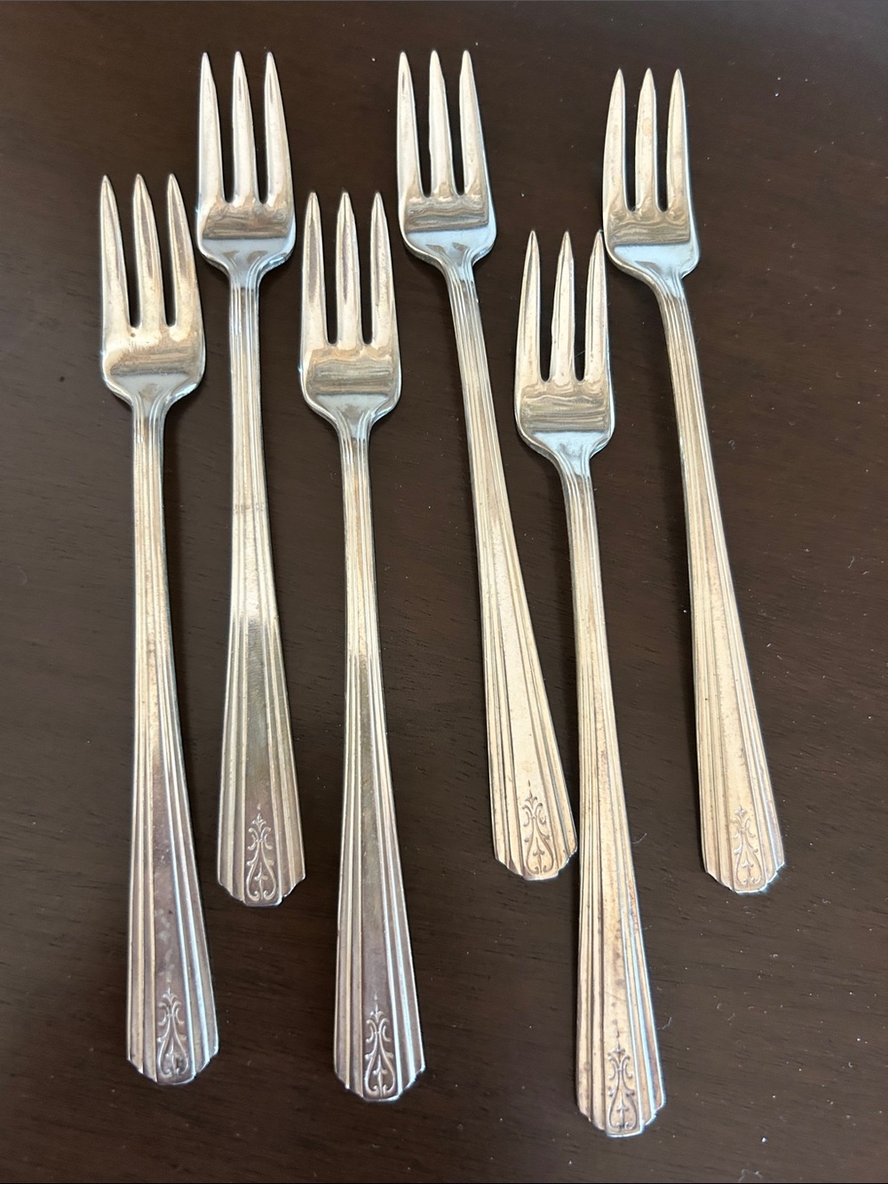 Vintage 1940 International Silver Avon Silverplate Flatware 6" Pickle Forks